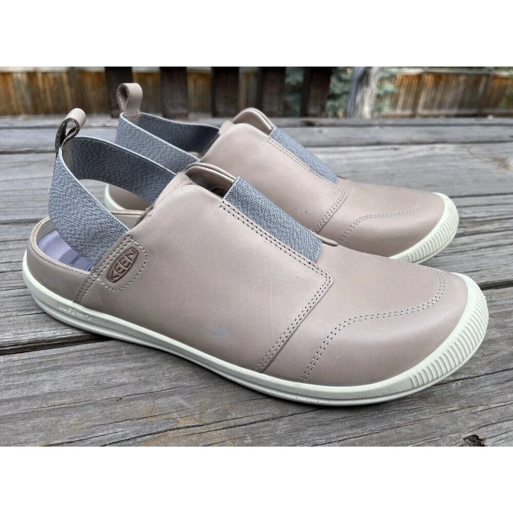 Keen lorelai women